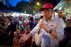 ▲安華（Anwar Ibrahim）被稱為馬來西亞政壇不死鳥。（圖／美聯社／達志影像）