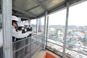 蔡英文視察基隆塔,大讚林右昌市府團隊8年來讓城市大幅進步,也肯定蔡適應居中協調。 ▲蔡英文視察基隆塔,大讚林右昌市府團隊8年來讓城市大幅進步,也肯定蔡適應居中協調。(圖/蔡適應辦公室提供)