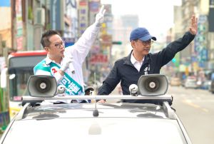 何權峰、李昆澤 ▲何權峰擔心穩當選流言反讓選情不樂觀。(圖/翻攝畫面)