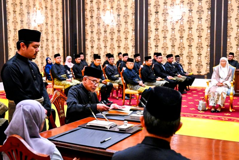 ▲馬來西亞希望聯盟領袖安華（Anwar Ibrahim）24日宣誓就任馬來西亞第10任首相。（圖／美聯社／達志影像）