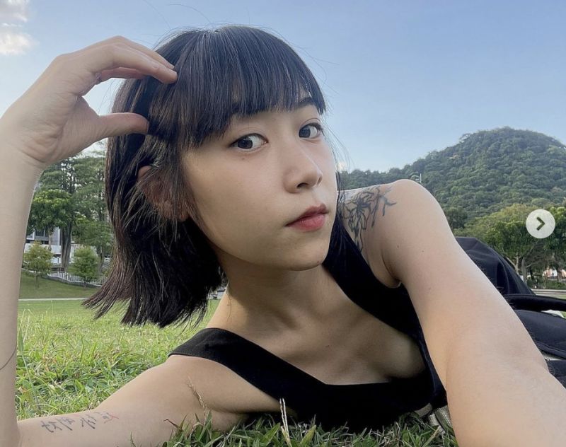 ▲因為極簡主義走紅的NanaQ，成為風格獨樹一格的影音創作者。（圖／NanaQ IG）
