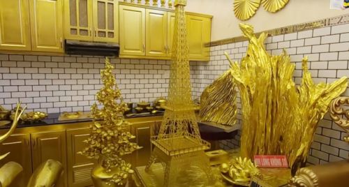 阮文忠興建了一棟「黃金屋」。(圖/翻攝自影片) ▲越南富豪阮文忠興建了一棟「黃金屋」。(圖/報系資料照)