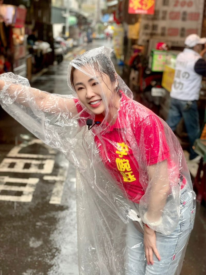 ▲ 本屆再投入選戰的李婉鈺訴求有失敗過的人會更珍惜再一次的機會,力拚重返議會。(李婉鈺競選辦公室提供)