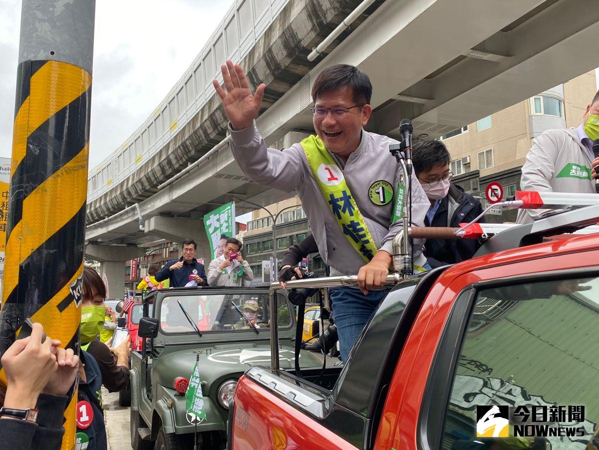 ▲林佳龍今日下午回防新北最大票倉板橋車掃。（圖／記者陳威叡攝，2022.11.25）