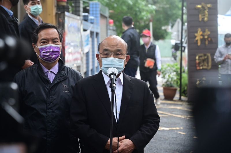 ▲行政院長蘇貞昌完成投票後，稱台灣有投票權是非常幸福的一件事情。（圖／行政院提供）