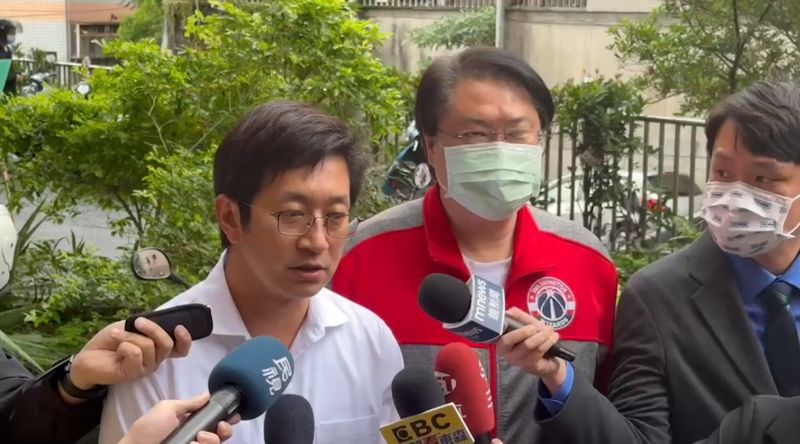 ▲基隆市長候選人蔡適應（圖左）透露，今早的心情輕鬆，對於接棒基隆十分有信心，靜待傍晚的開票結果。（圖／蔡適應競選辦公室提供）