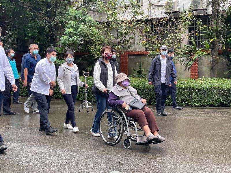 ▲民眾黨台北市長候選人黃珊珊,投完票後接受媒體訪問。(圖/NOWnews攝影中心)