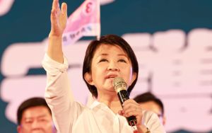 ▲國民黨籍台中市長候選人盧秀燕，稍早在總部自行宣布當選。（圖／盧秀燕臉書）