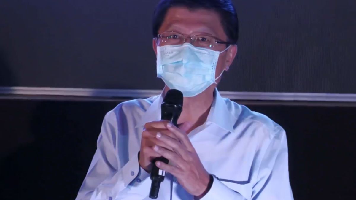 ▲國民黨台南市長候選人謝龍介宣布敗選，感謝對手黃偉哲。（圖／翻攝自謝龍介臉書）