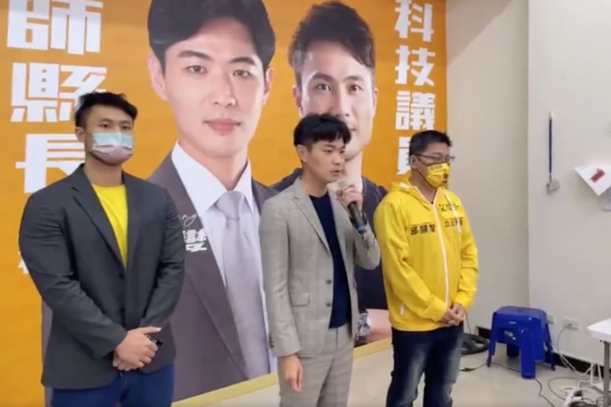 ▲苗栗縣長候選人宋國鼎恭喜鍾東鼎當選。（圖／翻攝自宋國鼎臉書）