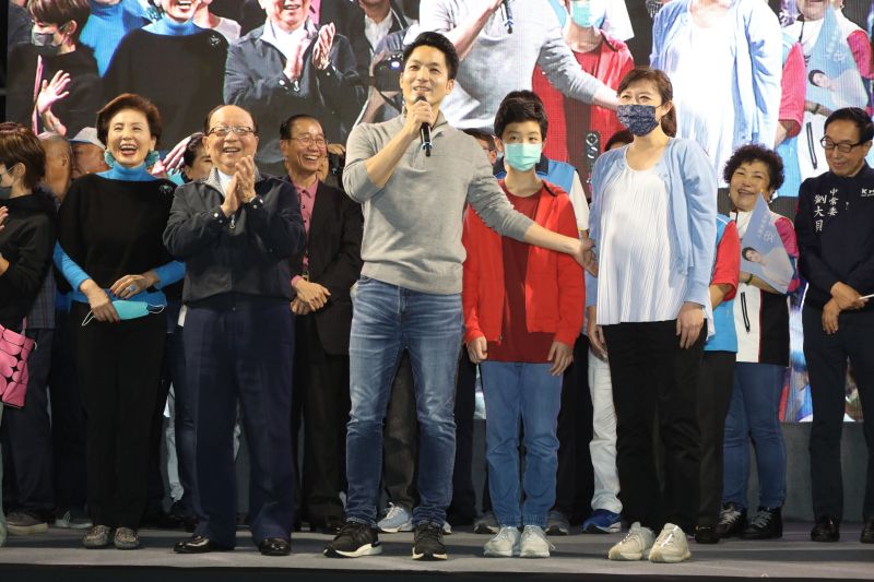 ▲蔣萬安贏得台北市長選舉，他特別感謝家人對他的支持。（圖／記者康仲誠攝，2022.11.26）