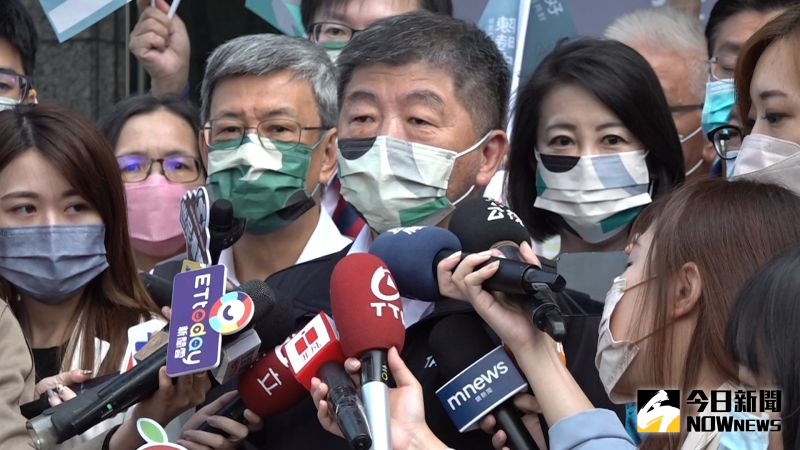 ▲陳時中今日展開謝票行程,並於出發前受訪。(圖/記者朱永強攝,2022.11.27)