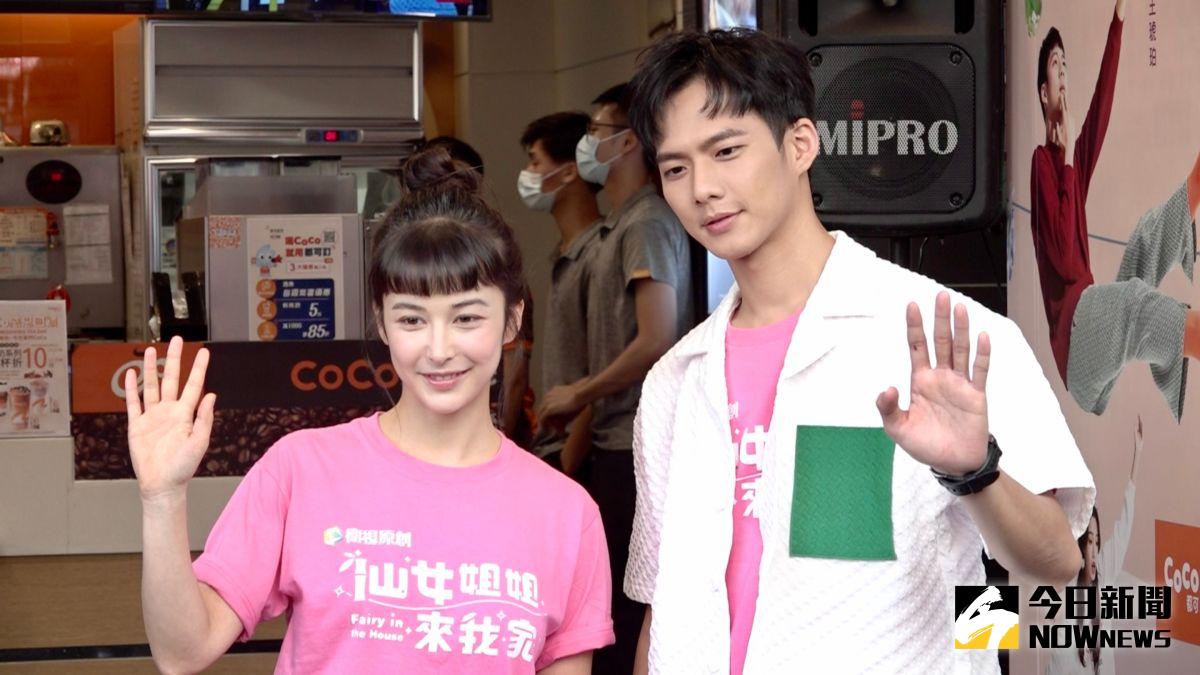 ▲吳念軒（右）主持金馬典禮星光大道快哭了，夏朧力讚他準備功課認真。（圖／記者陳思誼攝）