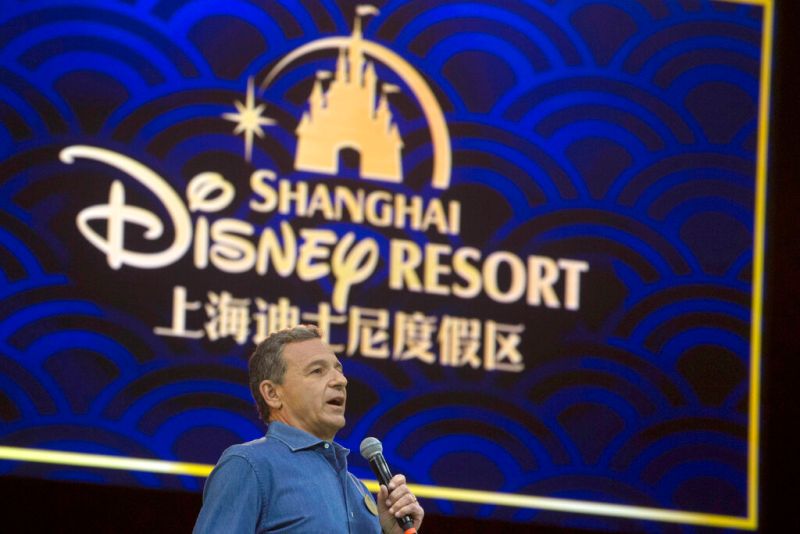 ▲迪士尼前執行長艾格(Bob Iger)出席上海迪士尼開幕。(圖/美聯社/達志影像)