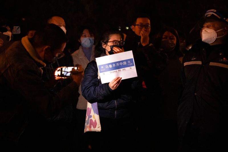 ▲中國爆發「反封控」抗議浪潮。(圖/美聯社/達志影像)