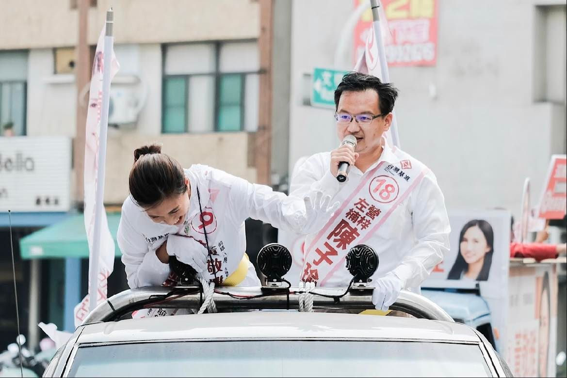 ▲陳子瑜和黃敬雅在選舉期間曾一起車掃。（圖／翻攝自陳子瑜臉書）