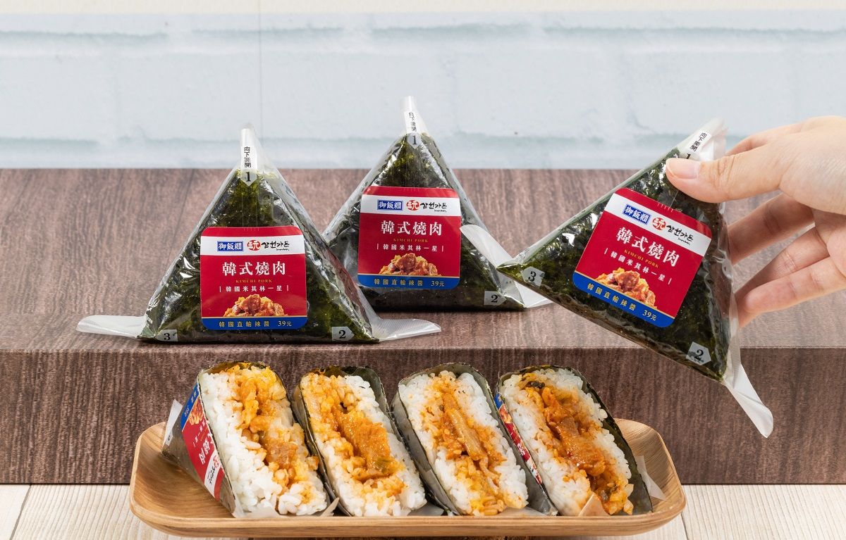 ▲超商買御飯糰放到微波爐「加熱吃」容易變胖！林世航營養師揭「兩者熱量其實差異不大」，認為網友以為「吃冷飯熱量比較低」是迷思。並透露澱粉熱量與溫度的關鍵，指出非「抗性澱粉」的錯。（圖／7-11提供）