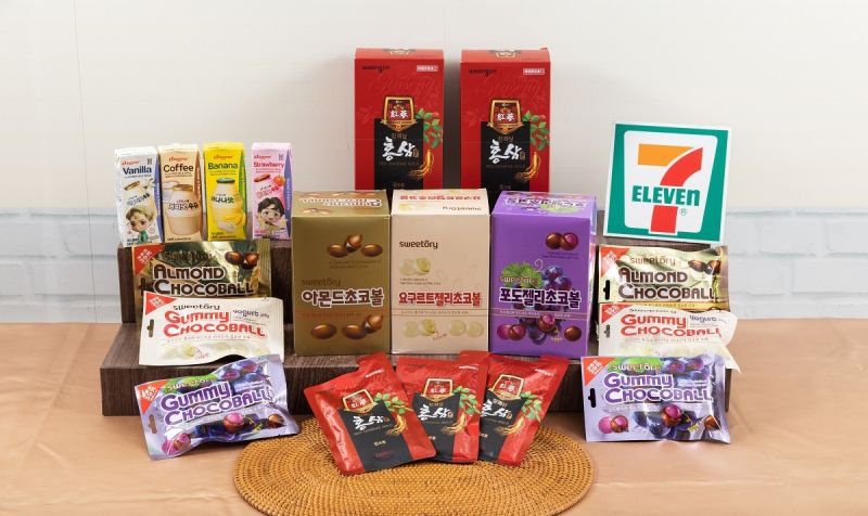 ▲7-11引進多款韓國人氣食品,其中韓國熊津紅蔘飲原價69元,限定4天祭出第2件10元。(圖/7-11提供)