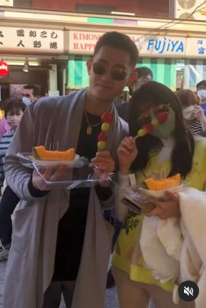 ▲林明禎(右)和弟弟在日本逛街,一起品嘗美食,直呼超級幸福。(圖/翻攝自林明禎IG) ▲林明禎(右)和弟弟在日本逛街,一起品嘗美食,直呼超級幸福。(圖/翻攝自林明禎IG)