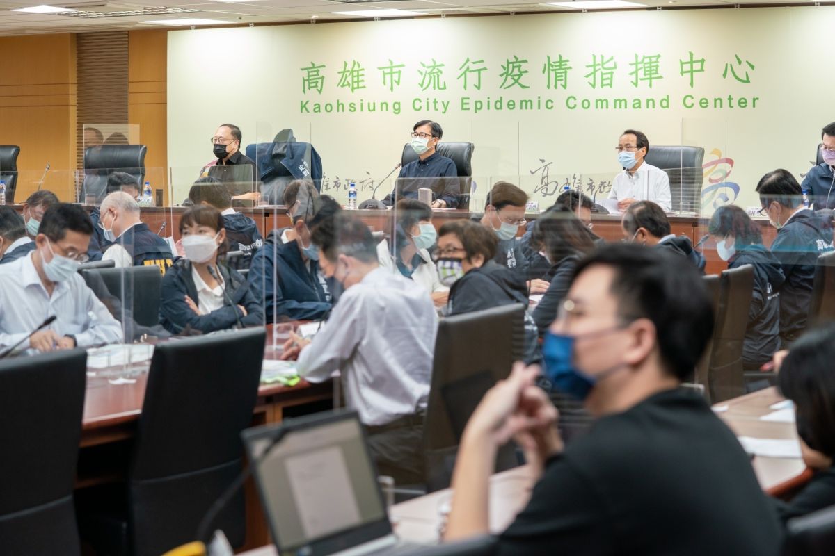 ▲高雄市長陳其邁今天在主持市政會議暨防疫會議時，感謝市民的信任與支持也強調，將延續過去兩年的努力，回應市民的託付和期許。（圖／高市府提供）