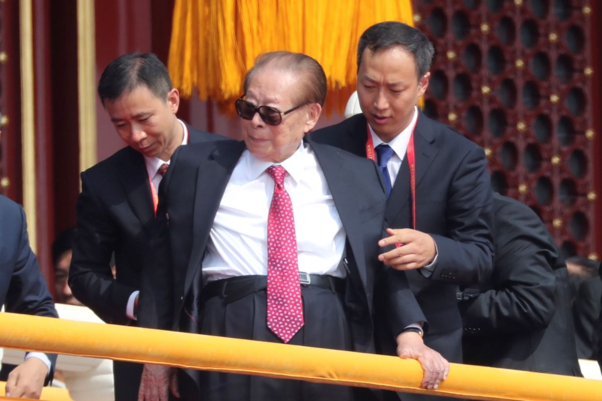 ▲中國前國家主席江澤民以96歲的高齡去世。圖為他2019年10月1日出席中共建政70週年紀念日活動。（圖／美聯社／達志影像）