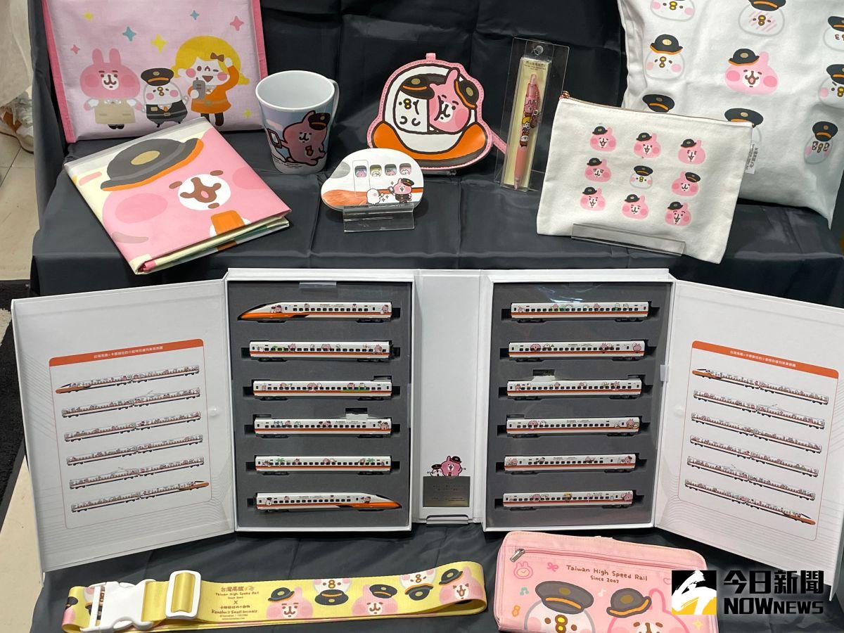 ▲本次限量上市的「台灣高鐵與卡娜赫拉的小動物」彩繪列車模型，依據2019年11月首發的彩繪列車設計，使用車號TR34的模型，於日本生產完成來台，經專業後製成為獨特的彩繪列車限定珍藏版。（圖／記者黃仁杰攝,2022.12.01）