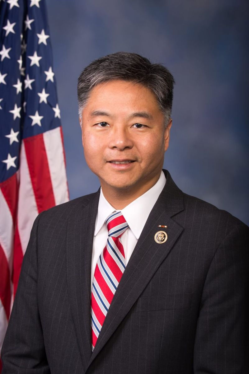 ▲台裔劉雲平當選眾議院民主黨黨團副主席,成為首位擔任這個職位的亞裔人士。(圖取自RepTedLieu臉書)