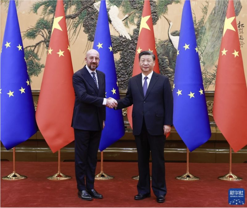 ▲中國國家主席習近平（右）1日與歐洲理事會主席米歇爾（左）在北京會談。（圖／翻攝自新華社）