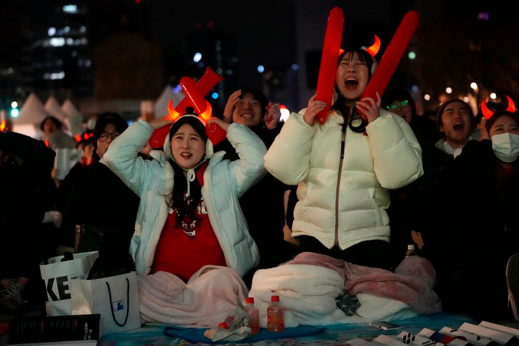 ▲韓國球迷激動落淚。（圖／美聯社／達志影像）