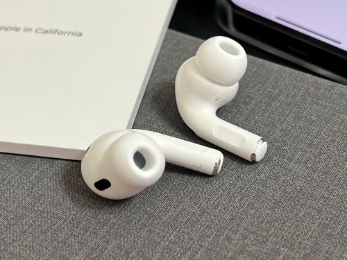 ▲AirPods Pro 2。(圖／記者周淑萍攝)