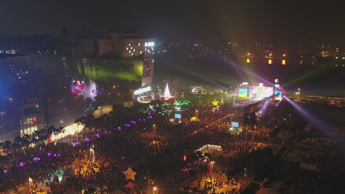 ▲高雄跨年晚會今年重回夢時代，圖為2018高雄夢時代跨年派對。(圖／高市府提供)