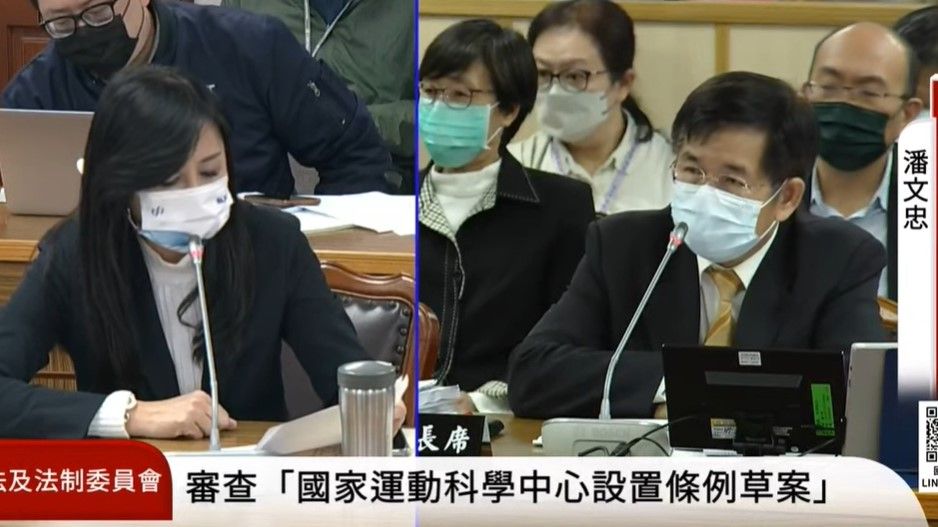 ▲立委萬美玲（左）今（5）日嗆教育部長潘文忠（右）為「班班吃石斑」背書，卻在日前遭農委會主委陳吉仲打臉。（圖／翻攝自國會頻道）