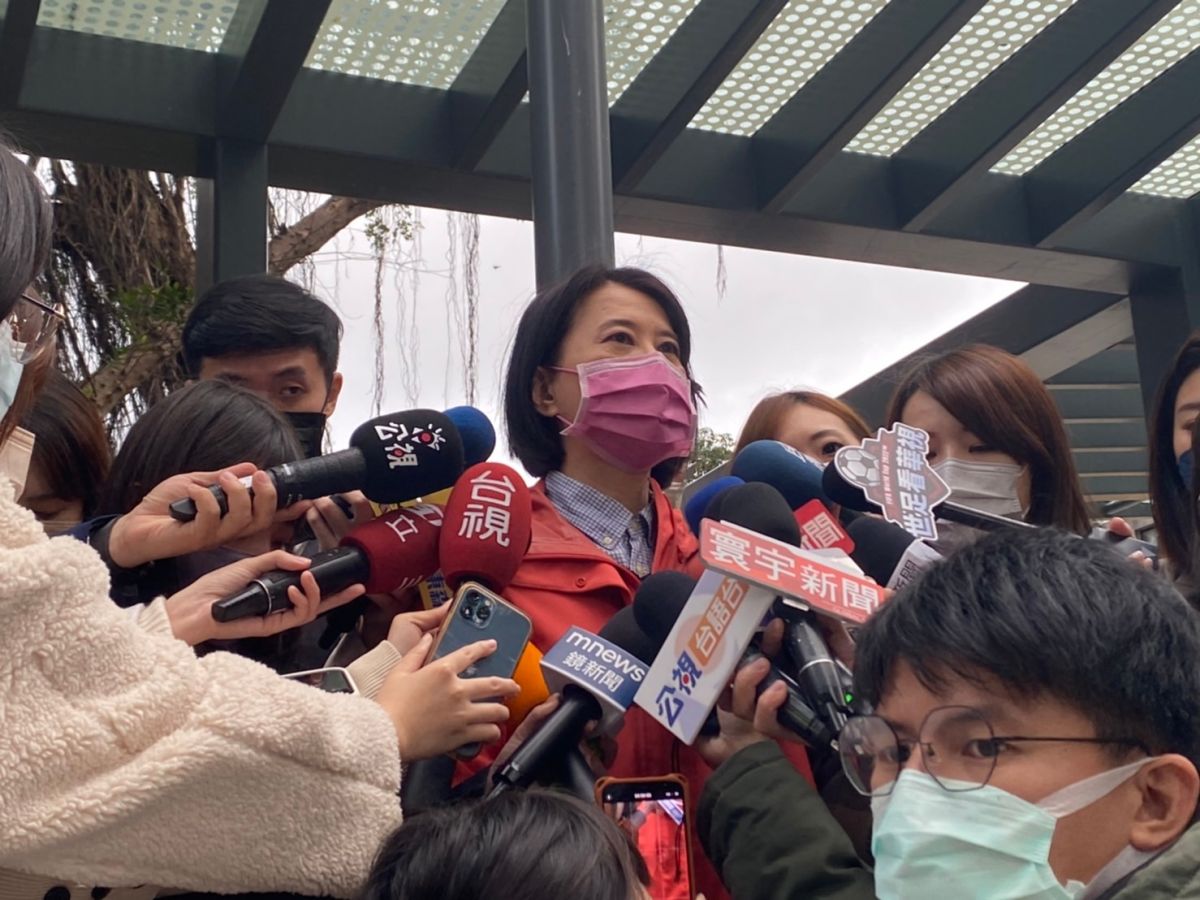 ▲王鴻薇拋出支持核二、三廠延役想法，遭到對手吳怡農批「政策跟政治不是靠喊口號」，王鴻薇下午受訪反酸吳怡農沒做功課。（圖／記者翁子竣攝，2022.12.05）