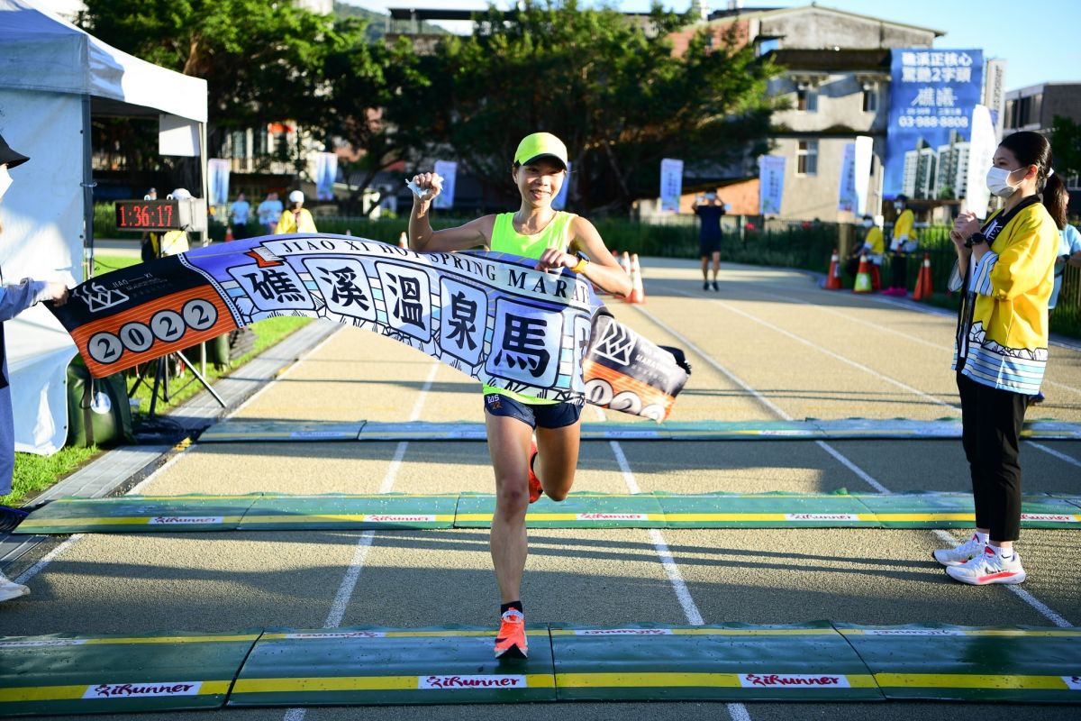 ▲女子半馬蔡涵琦封后。(官方提供)