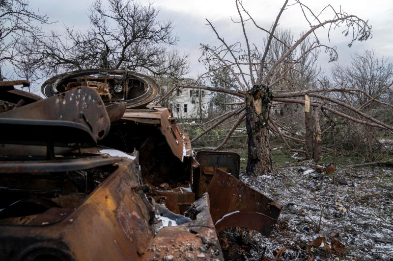 ▲俄羅斯5日對烏克蘭發動新一波飛彈攻勢，造成2人死亡，摧毀東南部多棟民宅，並引發大規模停電。（圖／美聯社／達志影像）