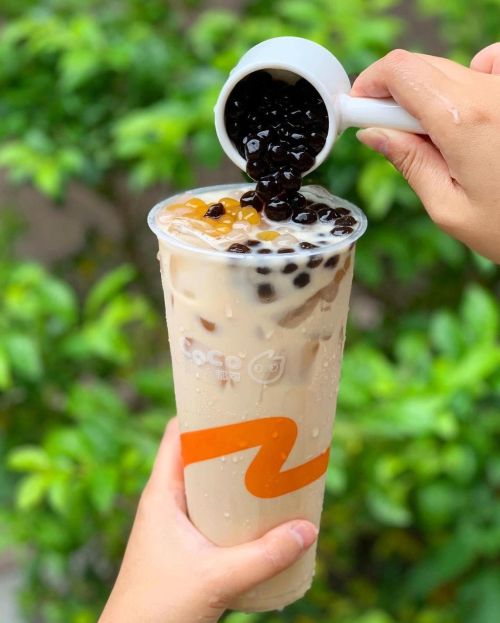 CoCo珍珠鮮奶茶「第二杯0元」!星巴克、萬波都「買一送一」 ▲CoCo都可週三好友日12/7也有超人氣「珍珠鮮奶茶」買1送1優惠。(圖/翻攝自CoCo都可FB)