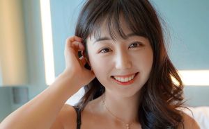 28歲超紅櫻花妹辣開戰袍站平溪鐵道　當美女只要花635元
