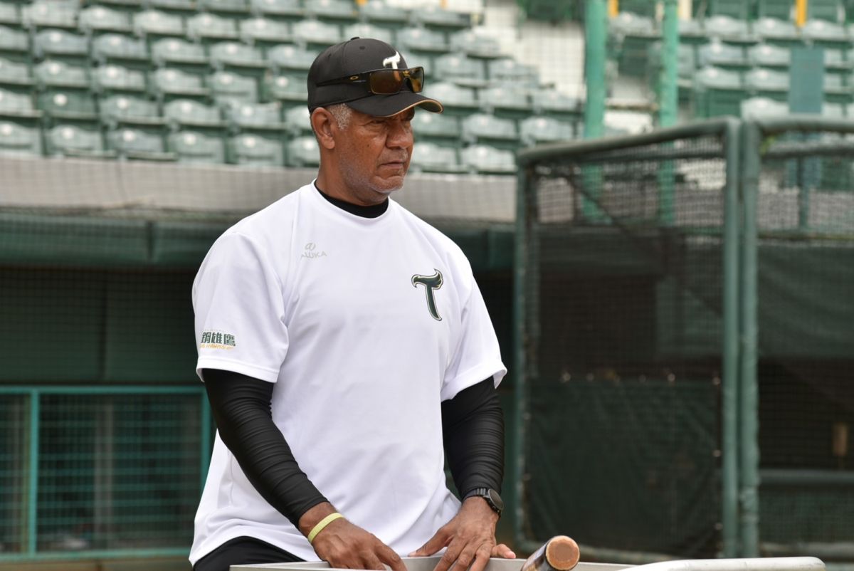 ▲台鋼雄鷹路易士教練。球團提供