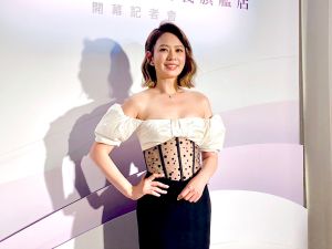 Melody沒看新聞不知大S狂刷百萬 「智慧17字」開示婚姻 ▲時尚媽咪Melody出席代言品牌赫本HEBEN台北旗艦店開幕記者會,坦言婚姻真的是一門學問。(圖/記者蕭涵云攝)