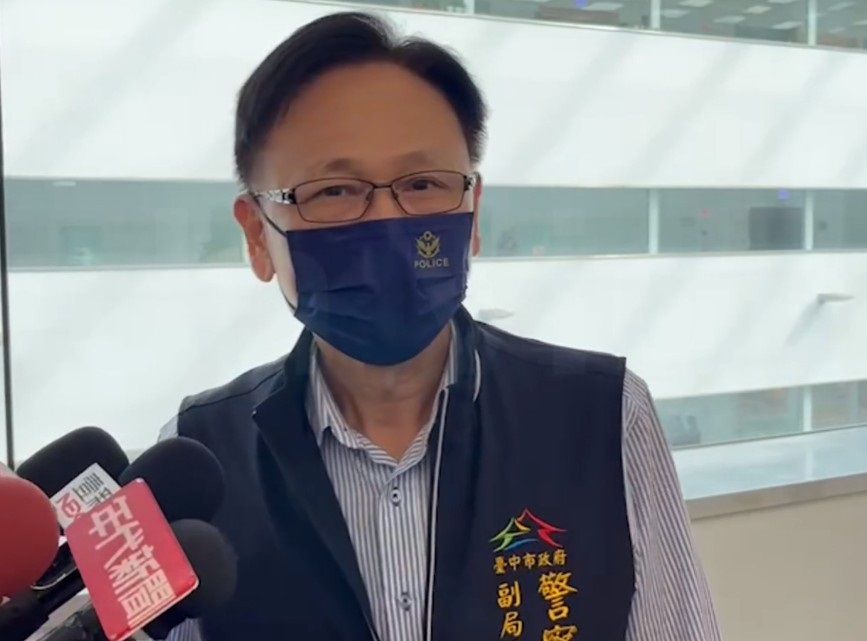 ▲南投小隊長酒後強吻女警案，中市警方亦遭波，台中市警局副局長鄧學鑫說全案配合警政署調查，不鼓勵八卦、支持同仁認真努力工作，全案定深入、不徇私。(圖/記者鄧力軍翻攝)