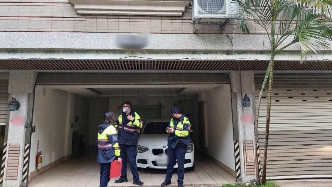 ▲基隆市警方於本（12）月4號下午，前往安樂區某汽車旅館執行臨檢勤務，一位毒品列管人口陳姓男子試圖爬窗逃逸，結果不慎墜樓身亡。（圖／翻攝畫面）