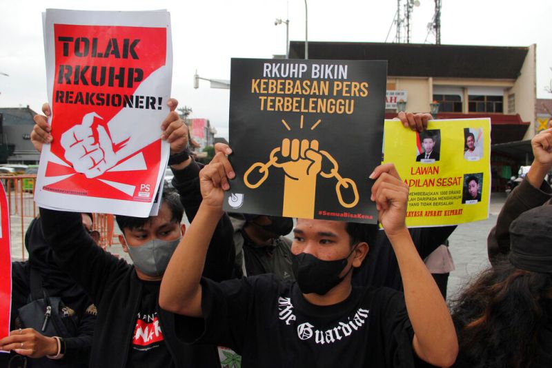 ▲印尼通過刑法修正草案（RKUHP），禁止婚外性行為、未婚夫婦同居。（圖／美聯社／達志影像）