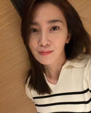 ▲▼許藍方螢幕上給人氣質美女、端莊形象。(圖/翻攝自許藍方博士 Dr. Gracie臉書) ▲▼許藍方螢幕上給人氣質美女、端莊形象。(圖/翻攝自許藍方博士 Dr. Gracie臉書)