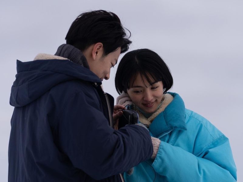 ▲影集《First Love初戀》是受到宇多田光的歌曲《First Love》、《初戀》啟發而拍攝,由滿島光(右)及佐藤健主演,2022年播出立即轟動全球。(圖/Netflix Taiwan IG)