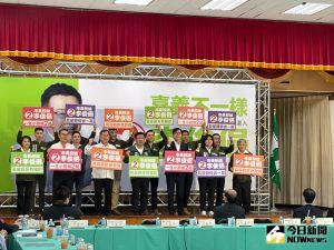 民進黨中常會今日移師嘉義市,全力拉抬市長候選人李俊俋。 ▲民進黨中常會今日移師嘉義市,全力拉抬市長候選人李俊俋。(圖/記者黃宣尹攝,2022.12.07)