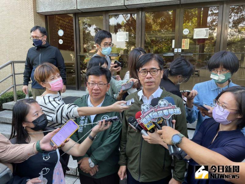 ▲民進黨中常會今日移師嘉義市，代理黨主席陳其邁與市長候選人李俊俋一同受訪。（圖／記者黃宣尹攝，2022.12.07）