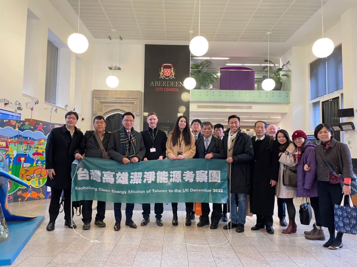▲高雄市議員林智鴻與「台灣高雄潔淨能源考察團」，於6日前往有歐洲新能源之都之稱的亞伯丁市與其市政府官員進行交流。（圖／市議員林智鴻辦公室提供）