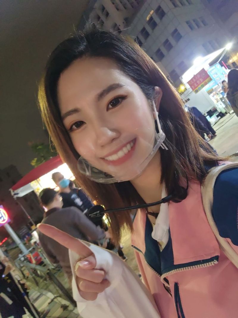 ▲何芝寧外型甜美又陽光,吸引許多粉絲追隨。(圖/翻攝自「埔頂里何芝寧」臉書粉專)