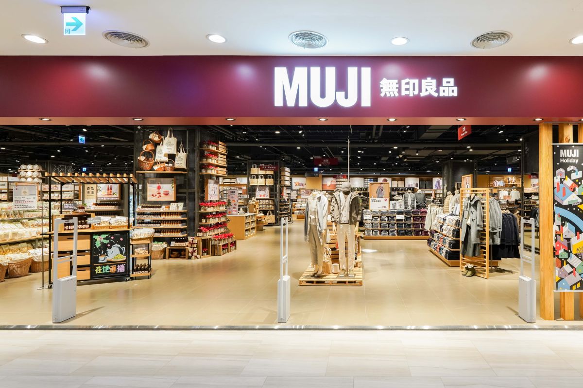 ▲無印良品2022年熱銷排行榜曝光，最低49元的黃麻購物袋，賣出將近70萬只。（圖／無印良品提供）