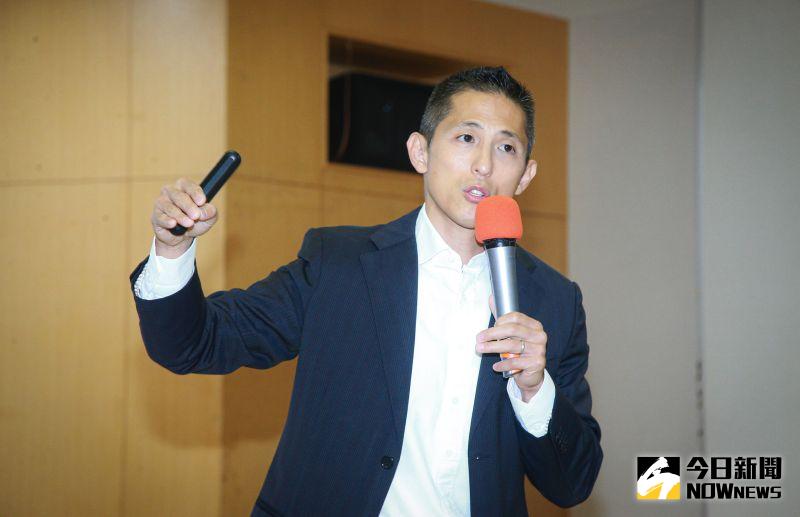 ▲吳怡農力拚立委補選,提出遷建松山機場的主張。(圖/記者葉政勳攝,2022.12.08)